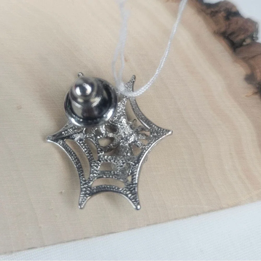Vintage Avon 1995 SpiderWeb Tac Pin With Faux Pearl And Rhinestones EUC Like New
